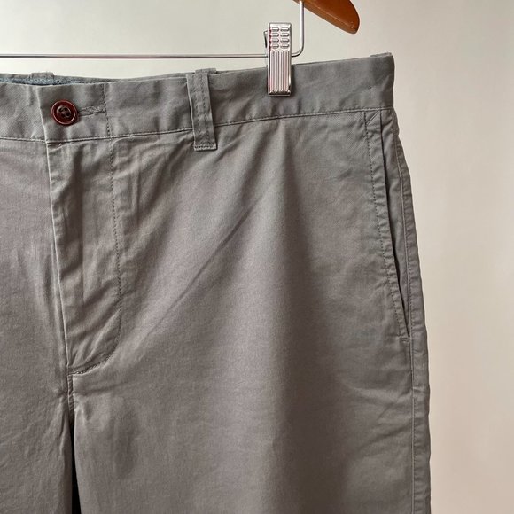 NWT Men's J. Crew 9" Stretch Chino Shorts, Spokane Grey, Size 38 - Picture 2 of 8